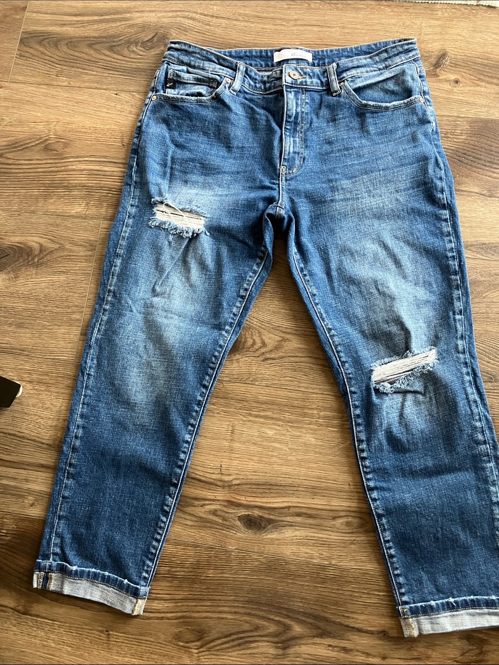 KanCan Distressed Cropped Women's Jeans in Medium Blue